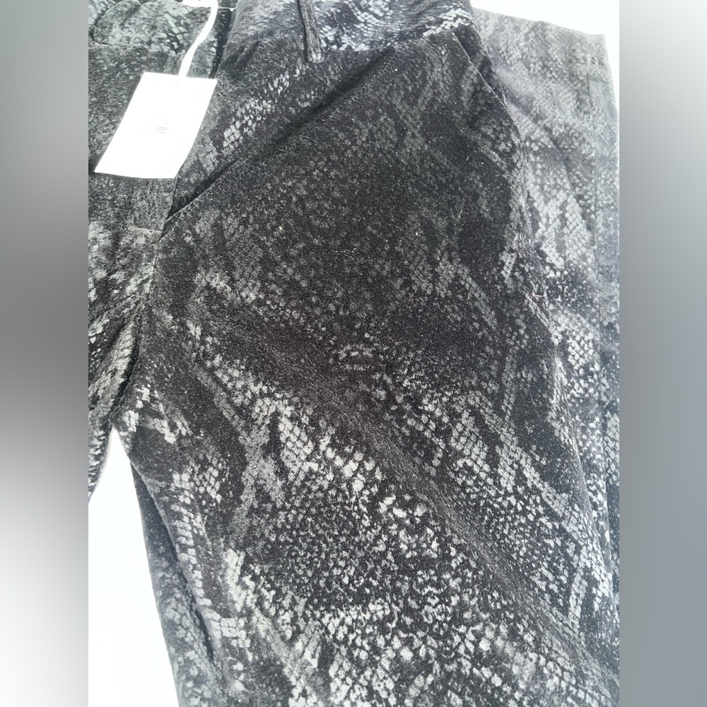 Frame Perfect Velvet Snake Print Trousers Pants Size 8 NWT - Picture 7 of 8